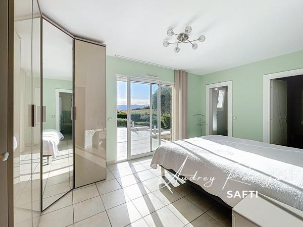 Propriété contemporaine et familiale – Piscine & vue