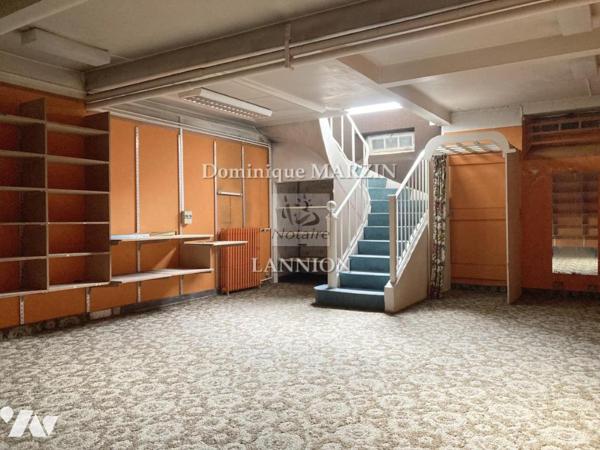 Immeuble avec vue sur rivière