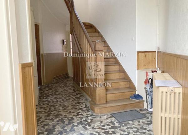 Immeuble avec vue sur rivière