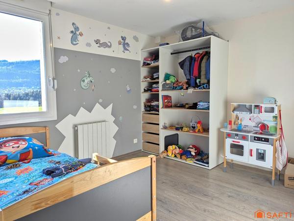 Appartement T4 avec entrée privative et terrain