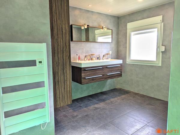 Appartement T4 avec entrée privative et terrain