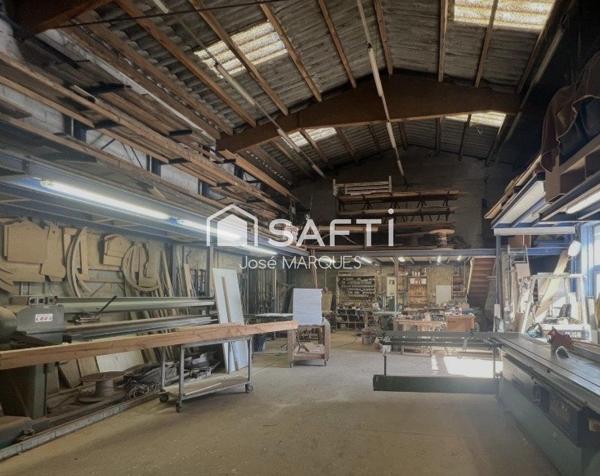 ZA Cogolin atelier avec mezzanine 359m²