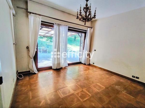 Maison 10 pièces - 262 m²