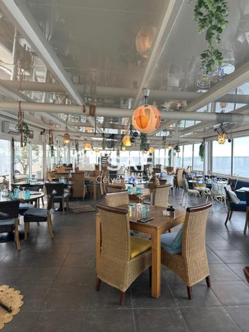 Restaurant unique en bord de l’étang de Thau