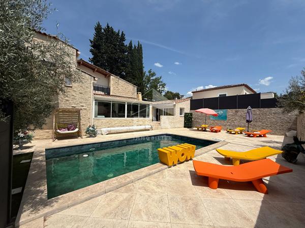 A VENDRE 13360 ROQUEVAIRE MAISON DE TYPE 5 DE 155 M² AVEC STUDIO DE 20 M² INDEPENDANT SUR 850M² DE JARDIN, GARAGE ET PISCINE