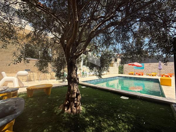 A VENDRE 13360 ROQUEVAIRE MAISON DE TYPE 5 DE 155 M² AVEC STUDIO DE 20 M² INDEPENDANT SUR 850M² DE JARDIN, GARAGE ET PISCINE