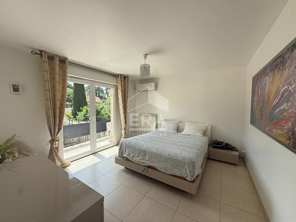 A VENDRE 13360 ROQUEVAIRE MAISON DE TYPE 5 DE 155 M² AVEC STUDIO DE 20 M² INDEPENDANT SUR 850M² DE JARDIN, GARAGE ET PISCINE