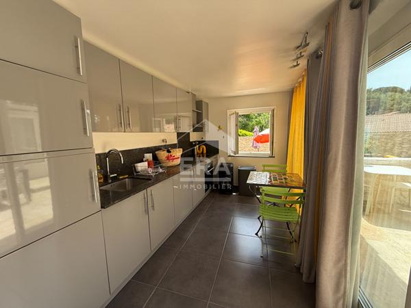 A VENDRE 13360 ROQUEVAIRE MAISON DE TYPE 5 DE 155 M² AVEC STUDIO DE 20 M² INDEPENDANT SUR 850M² DE JARDIN, GARAGE ET PISCINE