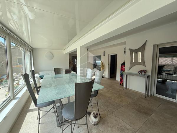 A VENDRE 13360 ROQUEVAIRE MAISON DE TYPE 5 DE 155 M² AVEC STUDIO DE 20 M² INDEPENDANT SUR 850M² DE JARDIN, GARAGE ET PISCINE