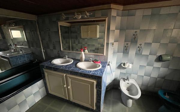 Maison à vendre    3 pièces •  Ceyreste