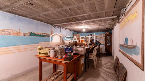 PROPRIETE PROVENCALE AVEC PISCINE FORT POTENTIEL
