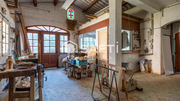 PROPRIETE PROVENCALE AVEC PISCINE FORT POTENTIEL