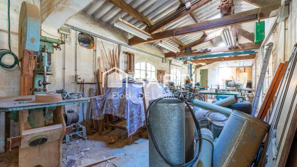 PROPRIETE PROVENCALE AVEC PISCINE FORT POTENTIEL