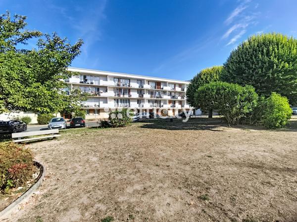 Appartement
         4 pièces
        - 73 m² 225 000 € *