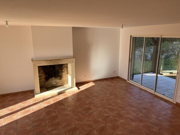 Maison à vendre |                                       Sarlat-la-Canéda |                                        3 pièces  |  74 m²