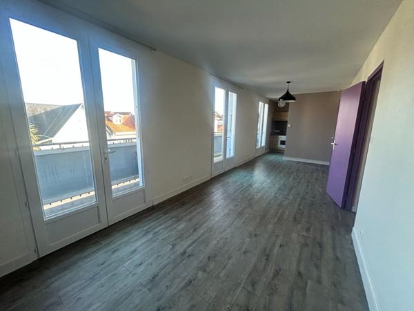 T3 lumineux avec balcon - À 2 pas de la plage - Petite copropriété Fouras T3 lumineux avec balcon - À 2 pas de la plage - Petite copropriété Fouras