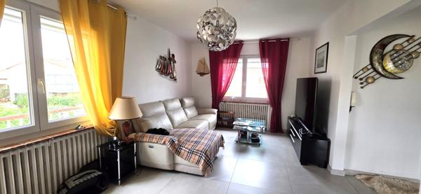 Maison - 6 pièces - 200 m²