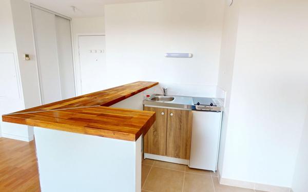 Appartement à vendre    2 pièces • 38 m2 Lyon 8