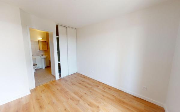 Appartement à vendre    2 pièces • 38 m2 Lyon 8