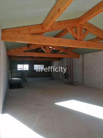 Bureau 2 pièces - 186 m²