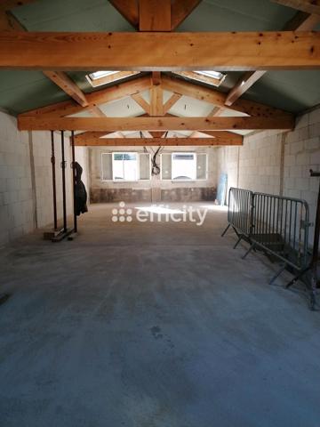 Bureau 2 pièces - 186 m²