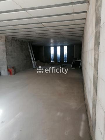 Bureau 2 pièces - 186 m²