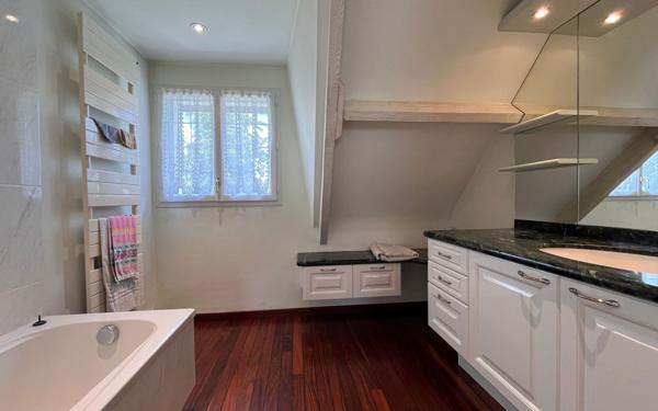 Maison à vendre    5 pièces •  Saint-Denis-en-Val