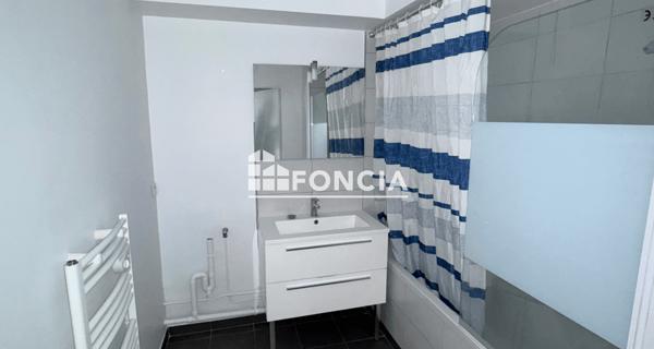 Location Appartement 2 pièces 54.34 m² - Courbevoie 92400