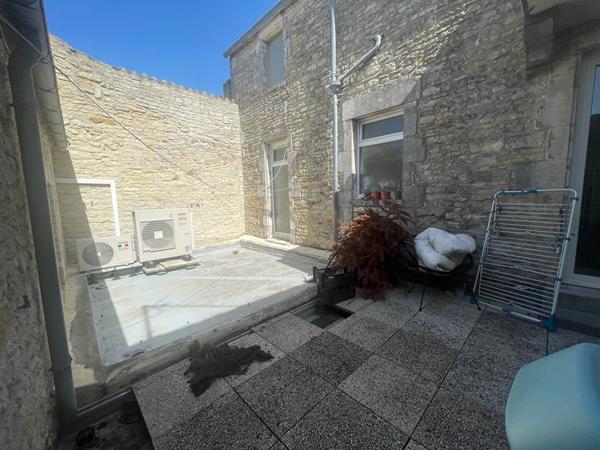ENSEMBLE IMMOBILIER DE CARACTÈRE AU COEUR DU CHÂTEAU-D'OLÉRON