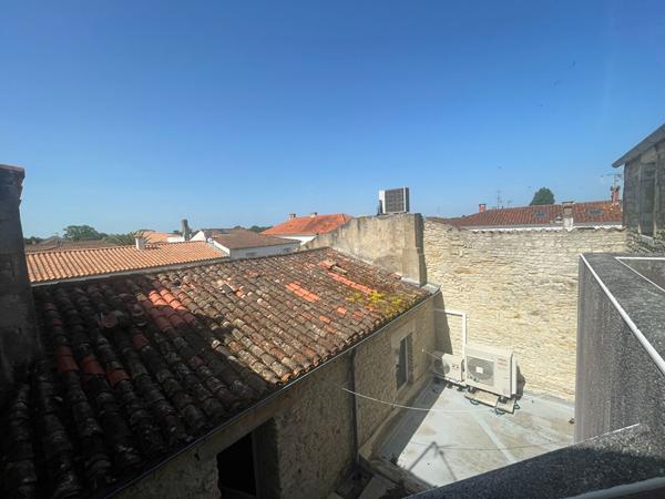 ENSEMBLE IMMOBILIER DE CARACTÈRE AU COEUR DU CHÂTEAU-D'OLÉRON