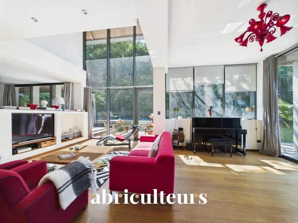 Splendide maison d'architecte dans un écrin de verdure 317m², piscine et grandes terrasses Nantes Sud