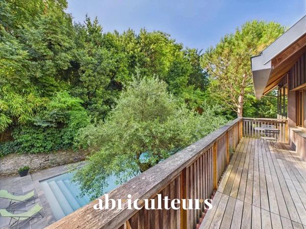 Splendide maison d'architecte dans un écrin de verdure 317m², piscine et grandes terrasses Nantes Sud
