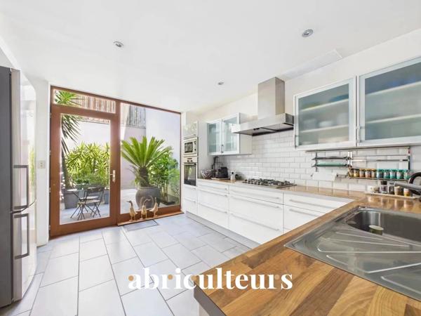 Splendide maison d'architecte dans un écrin de verdure 317m², piscine et grandes terrasses Nantes Sud
