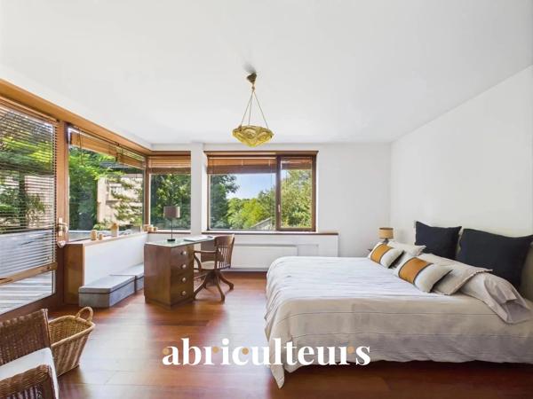 Splendide maison d'architecte dans un écrin de verdure 317m², piscine et grandes terrasses Nantes Sud