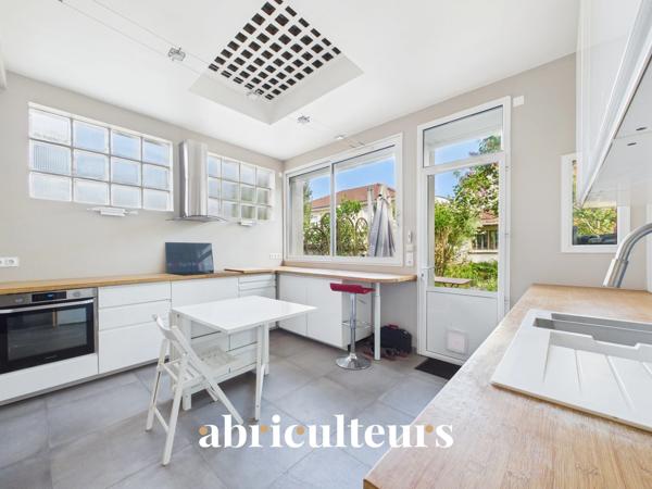 Clamart : Maison familiale lumineuse, 4 chambres, jardin, dépendance et fort potentiel