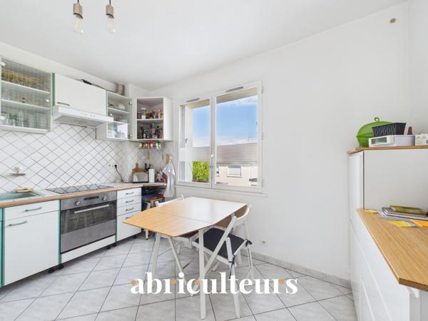 Clamart : Maison familiale lumineuse, 4 chambres, jardin, dépendance et fort potentiel