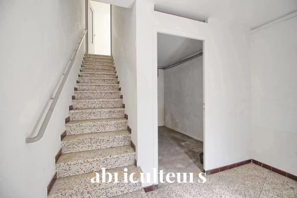 Immeuble polyvalent de 168,48m² composé de deux appartements à Rognes 13840