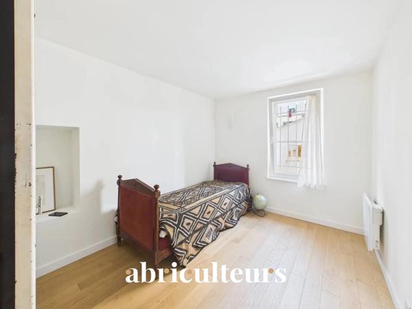 Duplex de caractère de 93 m² avec extérieur et beaux volumes