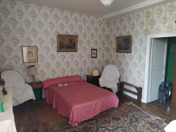 Maison de Maître 290 m², granges et dépendances, 1.2 ha