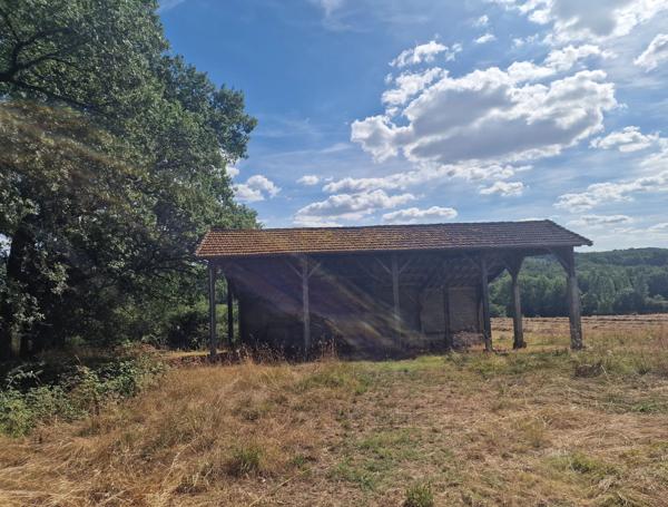 Ancienne ferme en pierre avec vue panoramique à proximité de Monflanquin