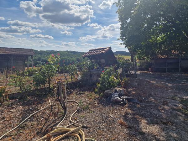 Ancienne ferme en pierre avec vue panoramique à proximité de Monflanquin