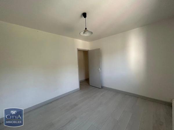 Appartement à louer 4 pièces 72.51m² Tulle (19000)