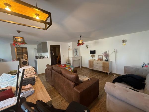 Ensemble immobilier comprenant deux maisons de 110 m2 et 43 m2 / La Daguenière