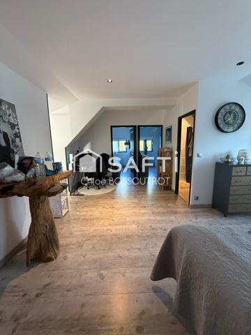 Ensemble immobilier comprenant deux maisons de 110 m2 et 43 m2 / La Daguenière