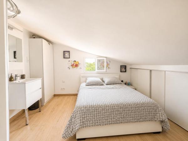 Maison
         4 pièces
        - 72 m² 369 000 € *