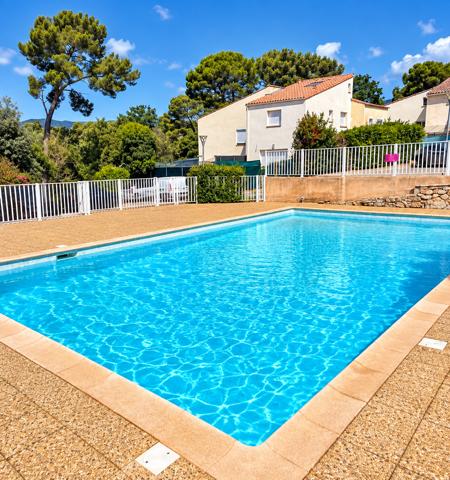 Maison
         4 pièces
        - 72 m² 369 000 € *