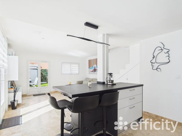 Maison
         4 pièces
        - 72 m² 369 000 € *
