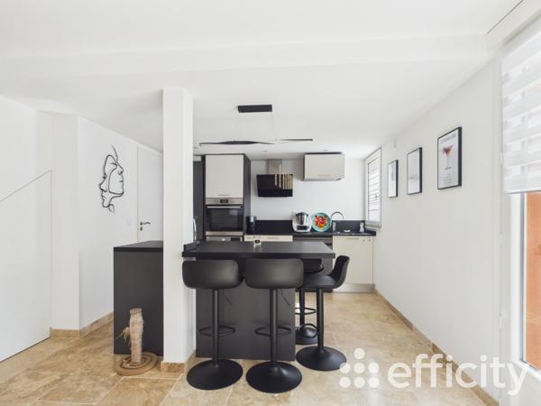Maison
         4 pièces
        - 72 m² 369 000 € *