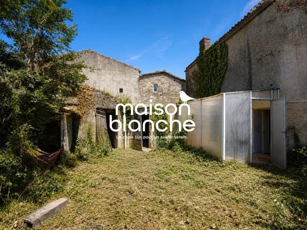 Maison à rénover avec nombreuses dépendances – Fort potentiel