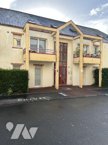 ST-HERBLAIN Bourg, proche du centre. T3 de 71,33 m² avec terrasse sur jardin + garage. Libre